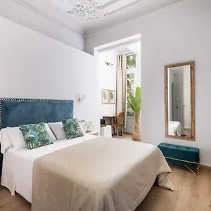 https://suites-bcn-rambla.catalonia-hotels.com