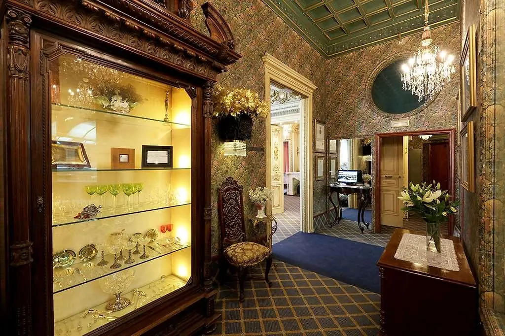 ***  Hotel Continental Palacete Barselona İspanya