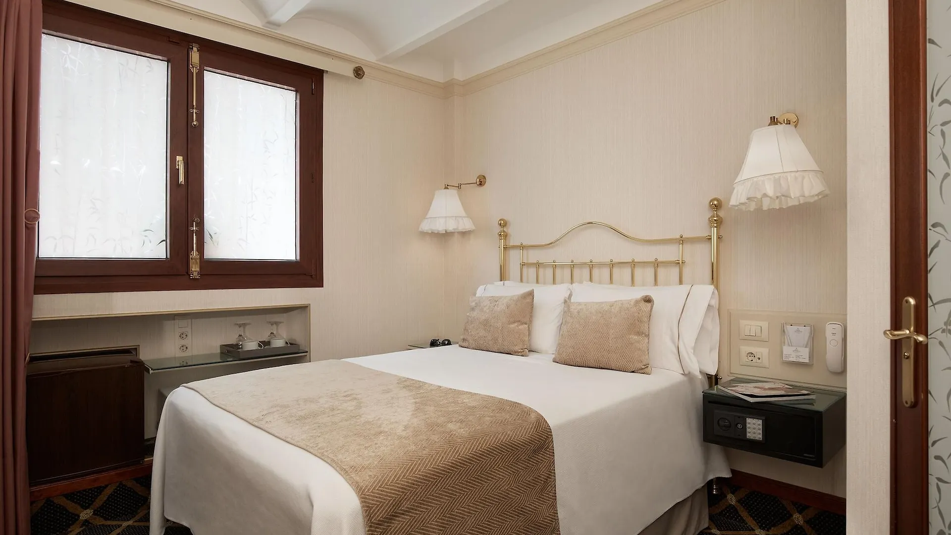 ***  Hotel Continental Palacete Barcelona Spain